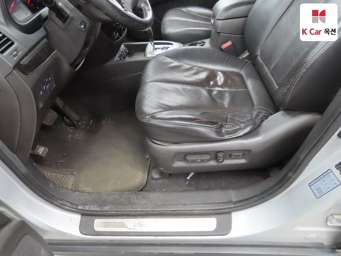 Hyundai Santa Fe 2012 - Image 18