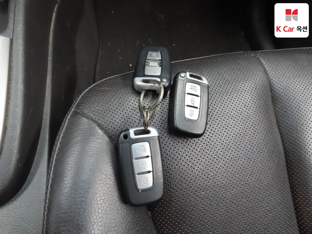 Hyundai Santa Fe 2012 - Image 17