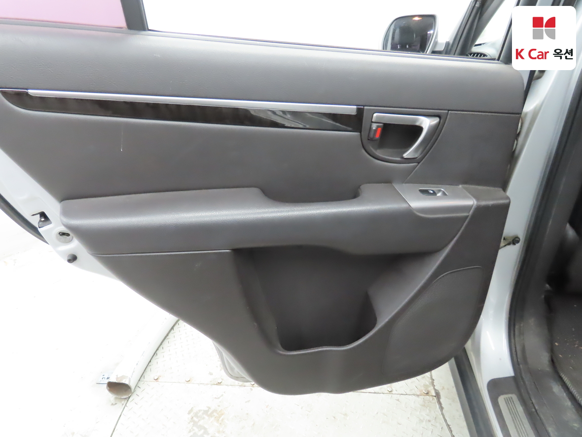 Hyundai Santa Fe 2012 - Image 23