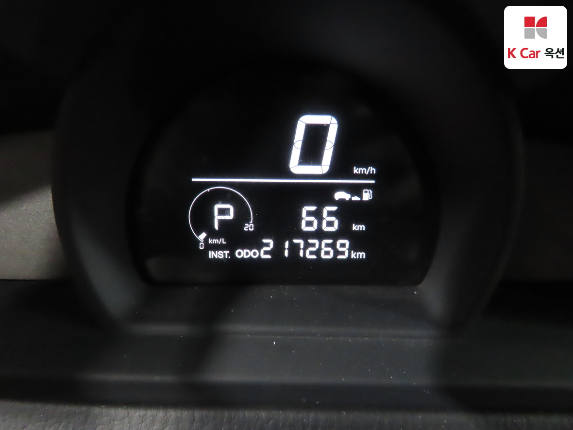 KG Mobility Korando Turismo 2015 - Image 5