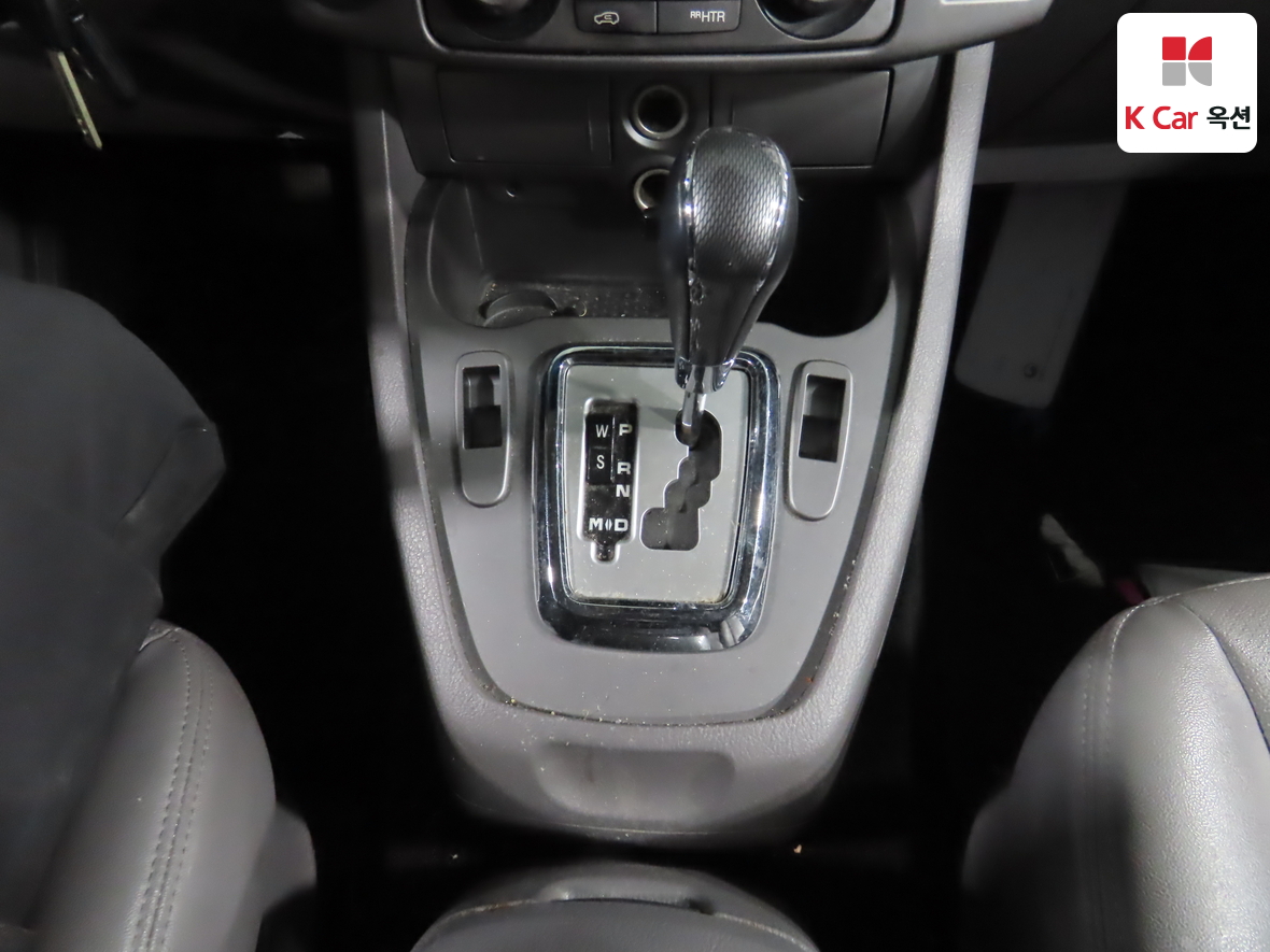 KG Mobility Korando Turismo 2015 - Image 16