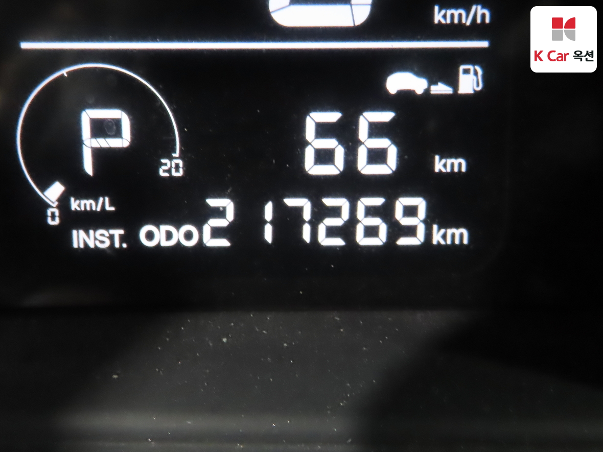 KG Mobility Korando Turismo 2015 - Image 4