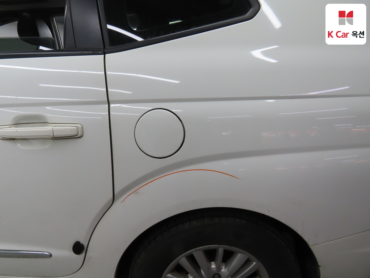 KG Mobility Korando Turismo 2015 - Image 43