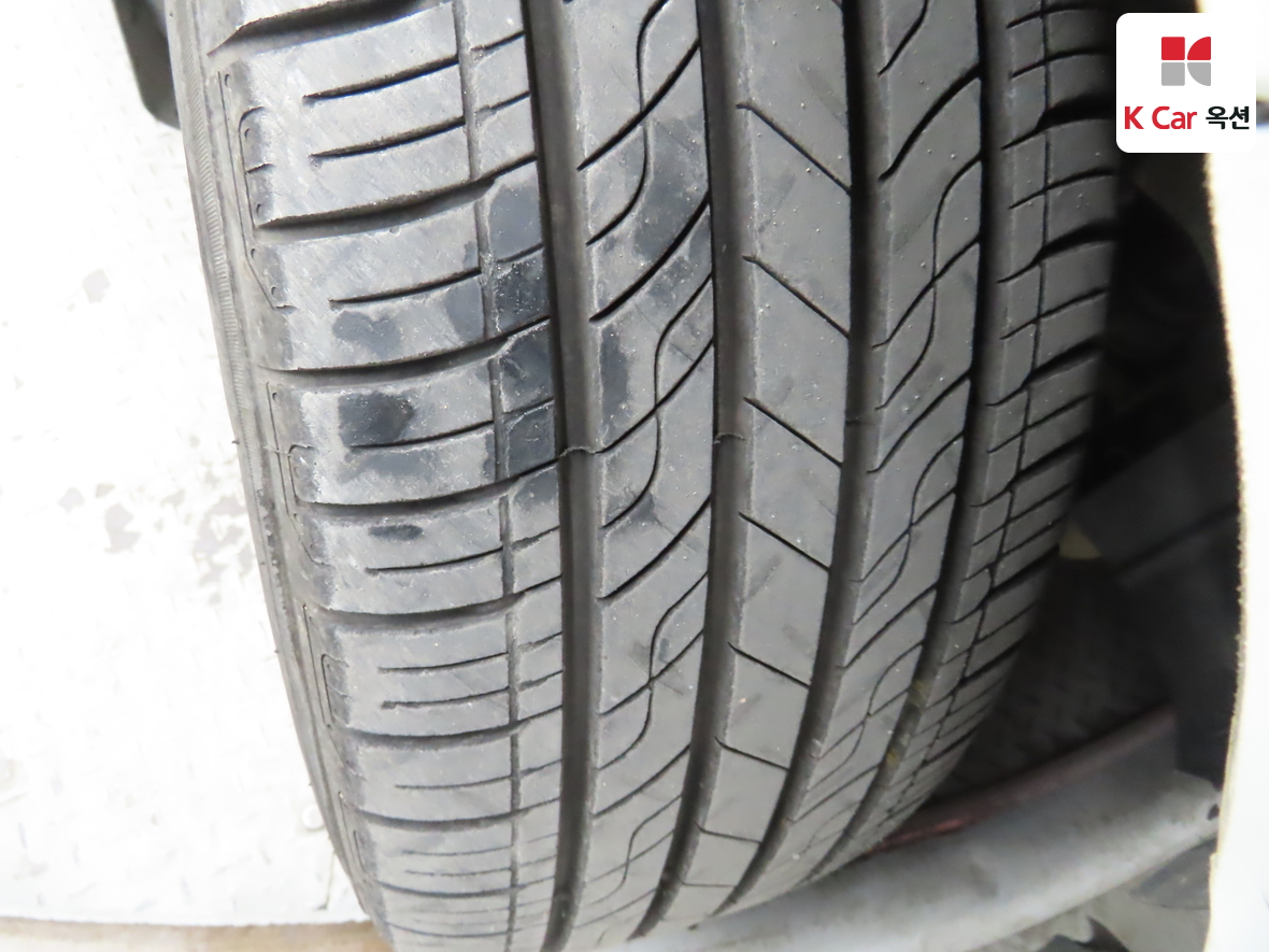 KG Mobility Korando Turismo 2015 - Image 35