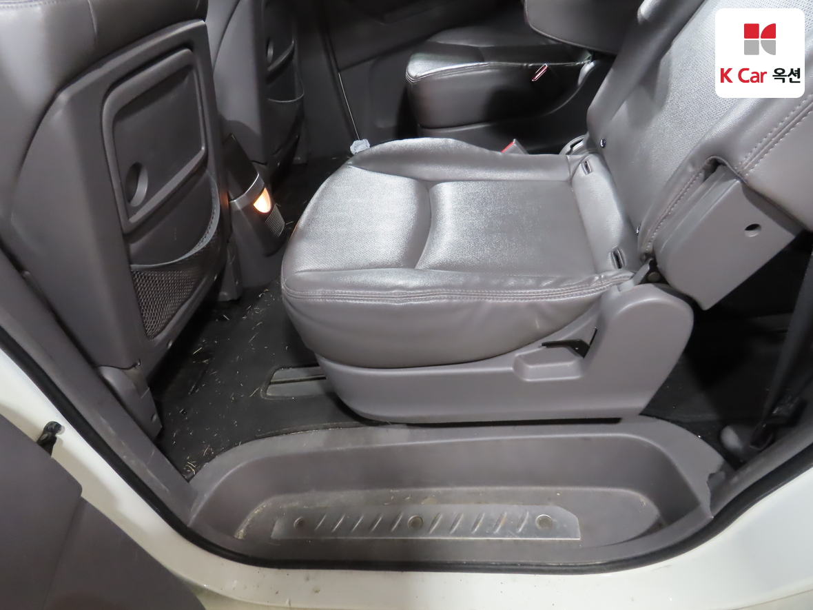 KG Mobility Korando Turismo 2015 - Image 25