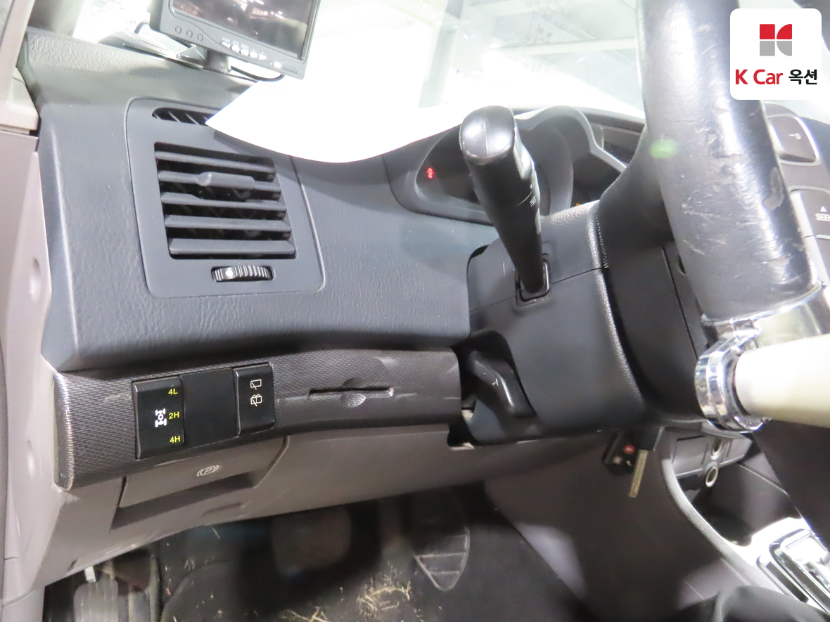 KG Mobility Korando Turismo 2015 - Image 9