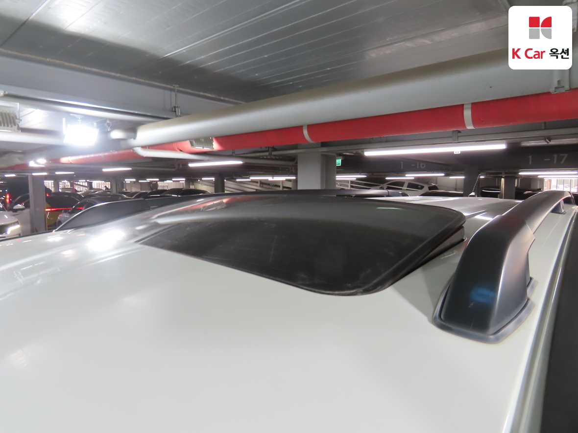 KG Mobility Korando Turismo 2015 - Image 22