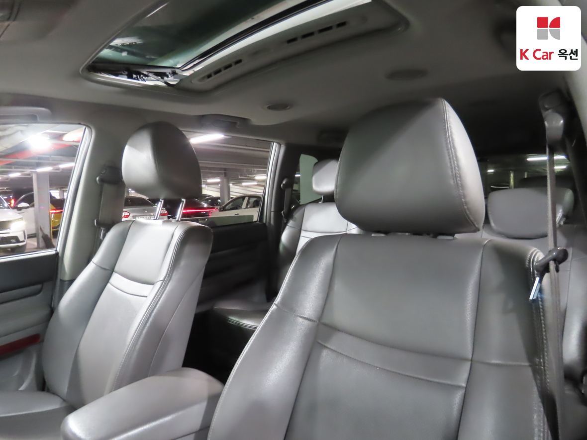 KG Mobility Korando Turismo 2015 - Image 19