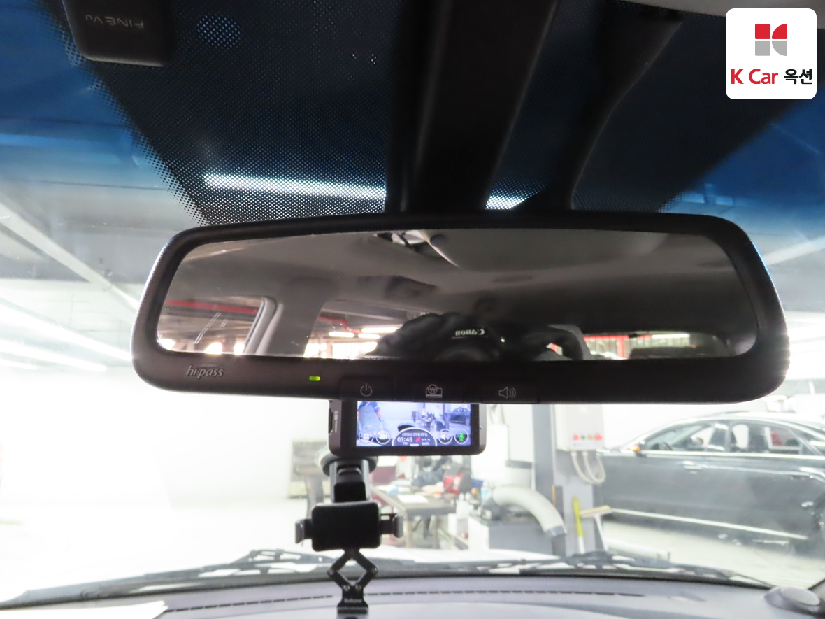 KG Mobility Korando Turismo 2015 - Image 13