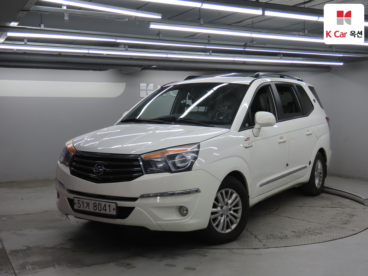 KG Mobility Korando Turismo 2015 - Image 1