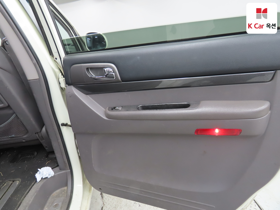 KG Mobility Korando Turismo 2015 - Image 29