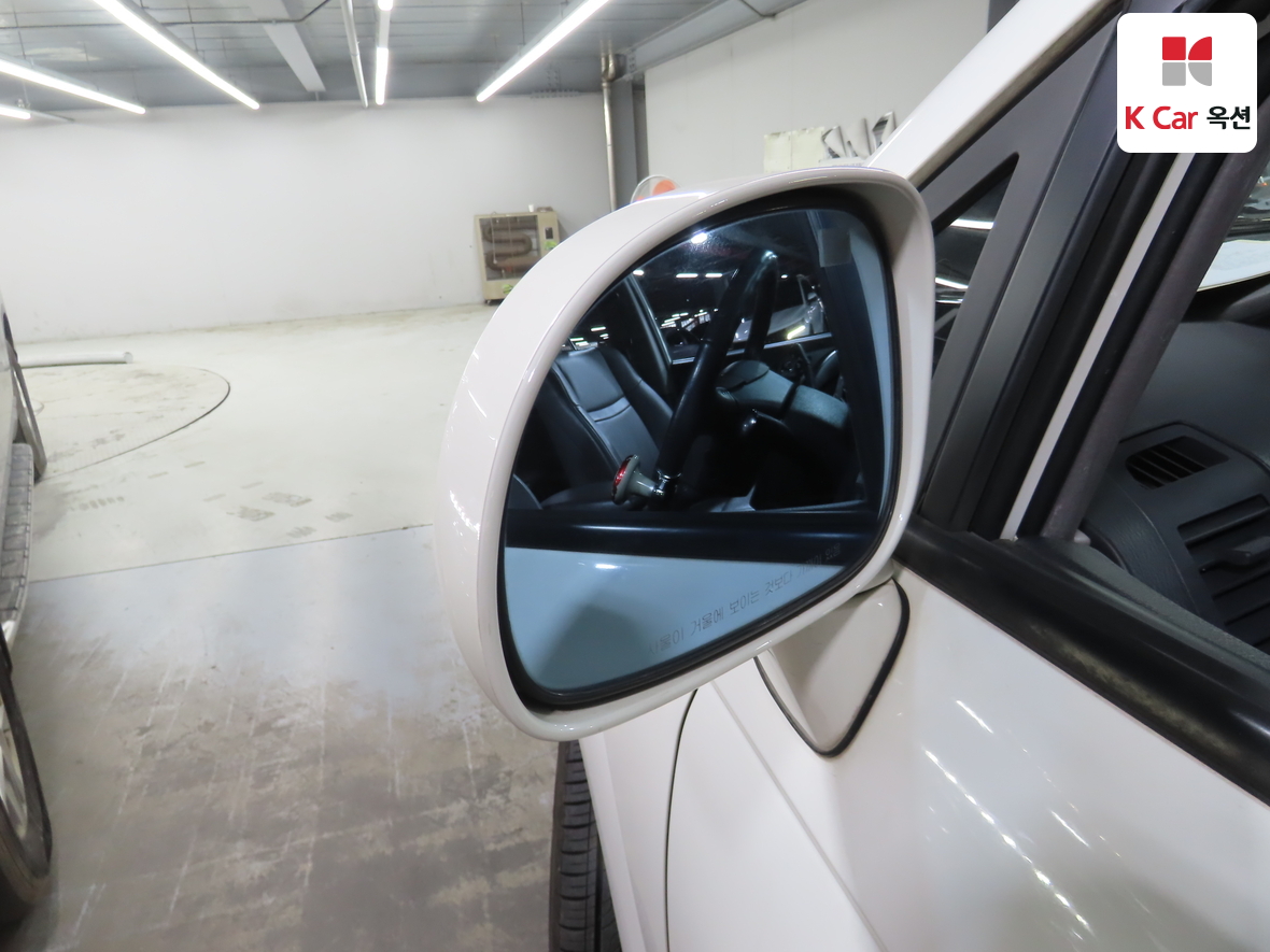 KG Mobility Korando Turismo 2015 - Image 23