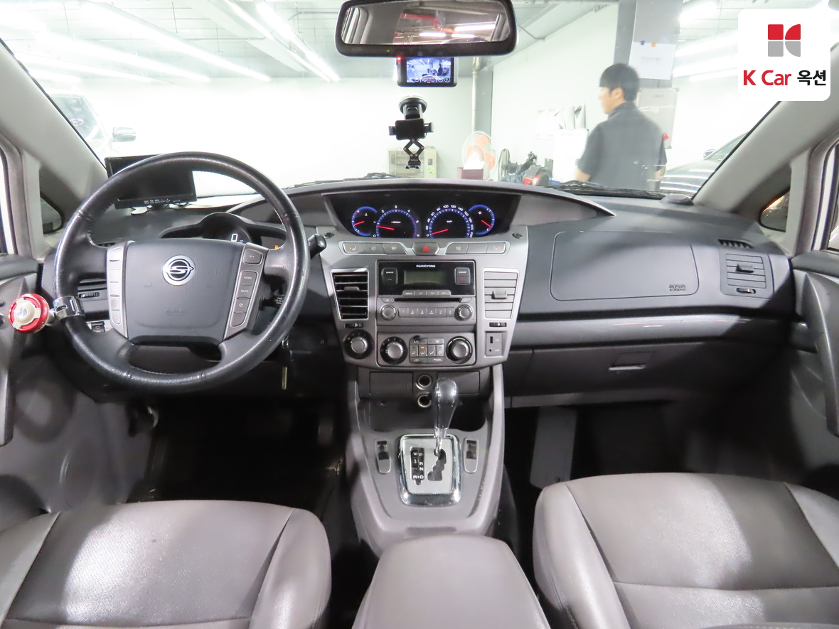 KG Mobility Korando Turismo 2015 - Image 3