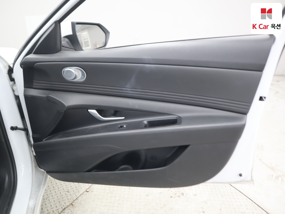 Hyundai Elantra 2024 - Image 29