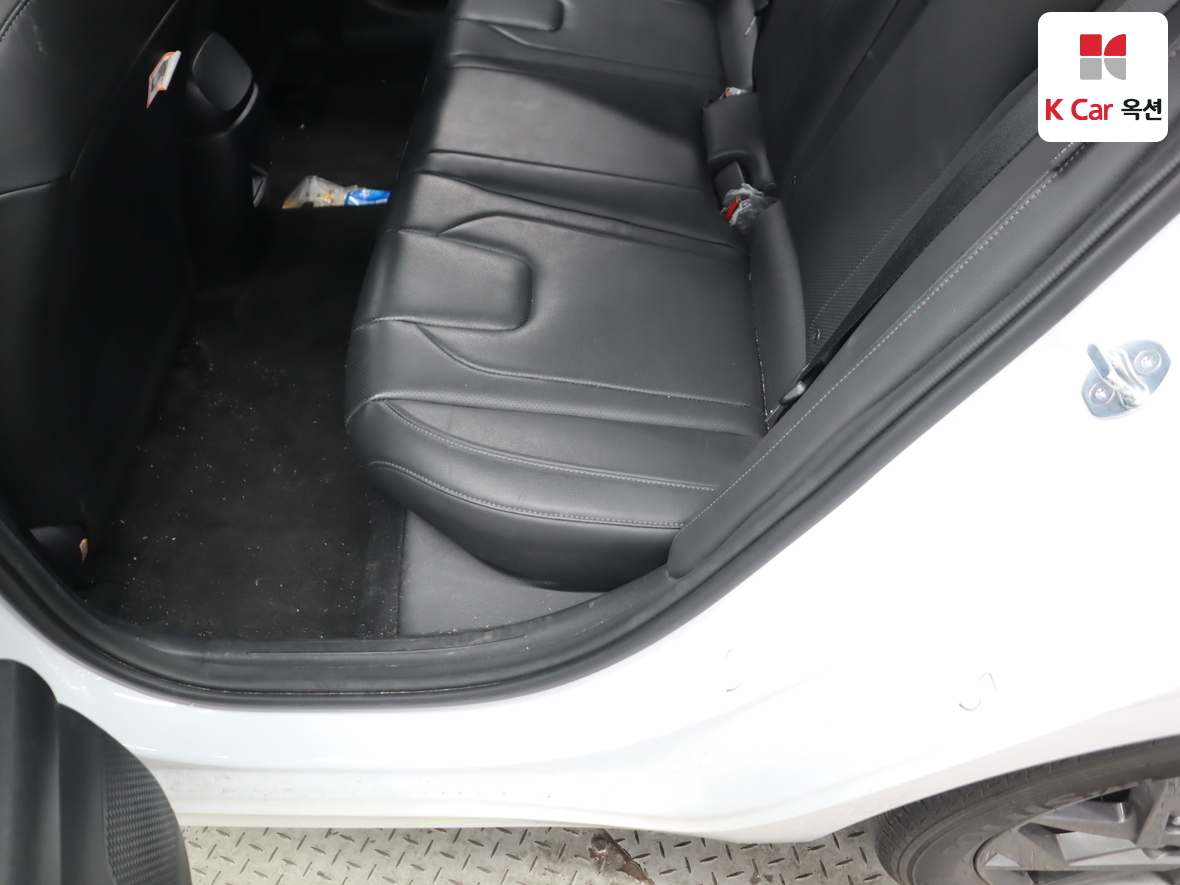 Hyundai Elantra 2024 - Image 24