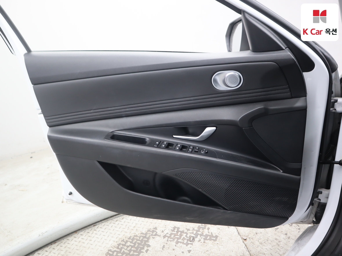 Hyundai Elantra 2024 - Image 8