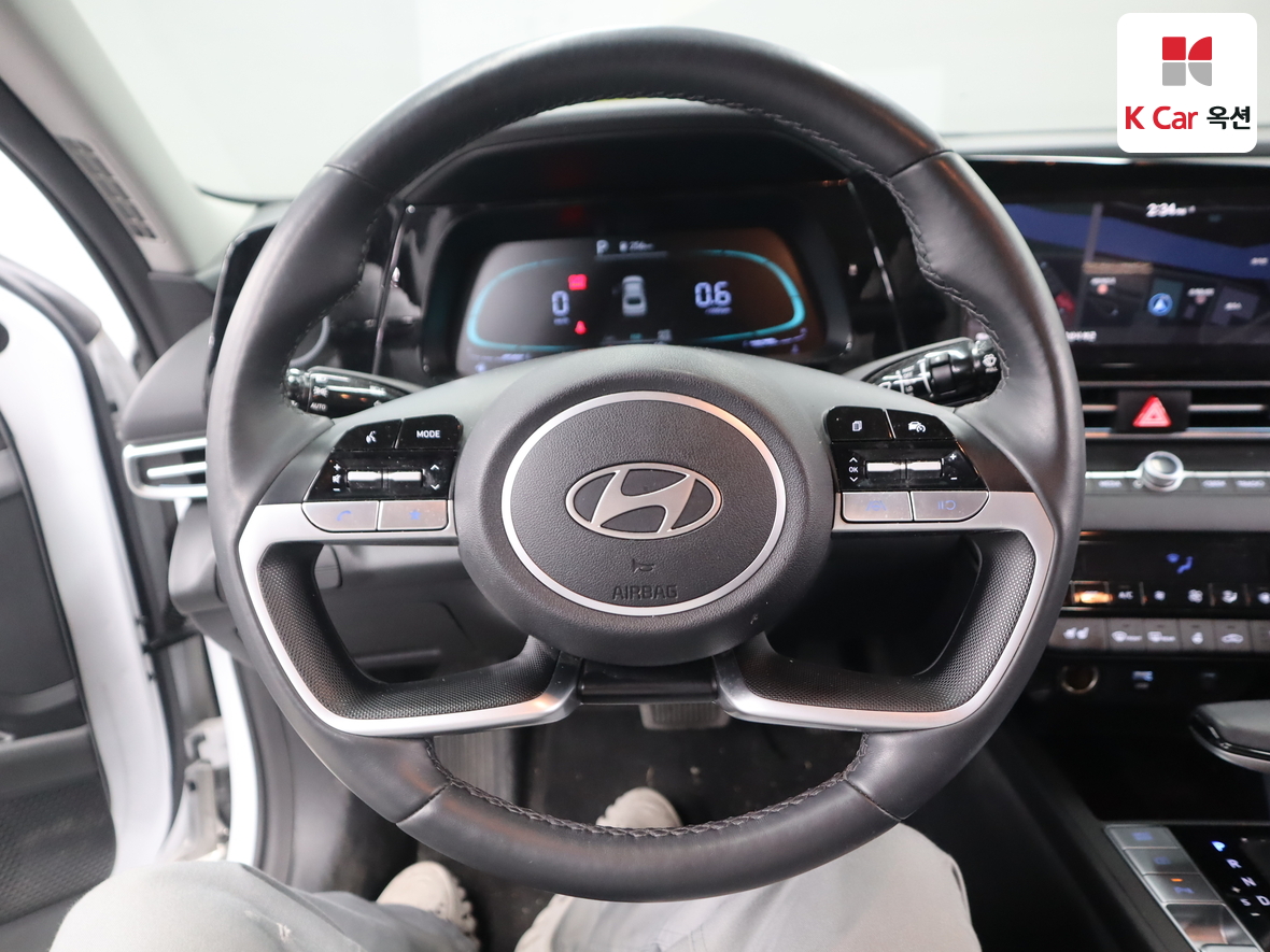 Hyundai Elantra 2024 - Image 10