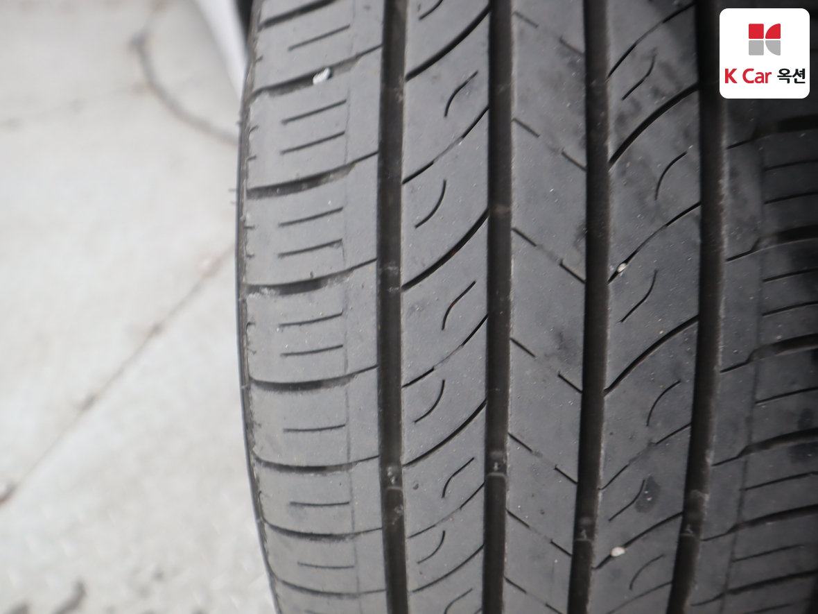 Hyundai Elantra 2024 - Image 32