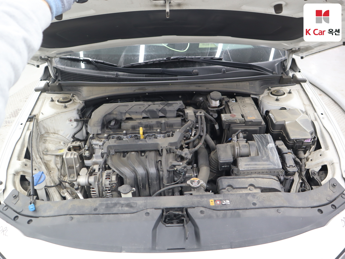 Hyundai Elantra 2024 - Image 33