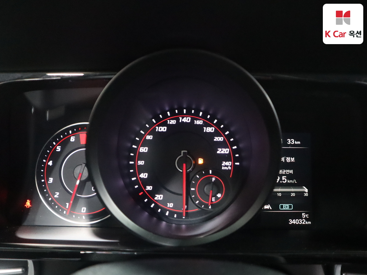 Hyundai Elantra 2021 - Image 5