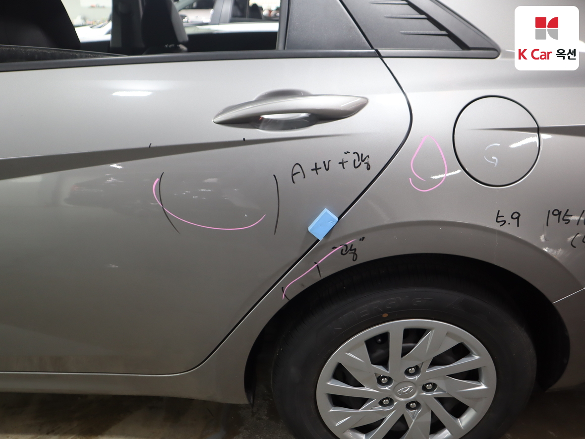 Hyundai Elantra 2021 - Image 37