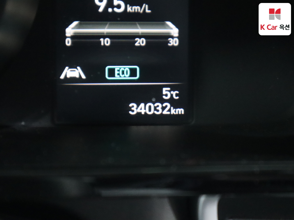 Hyundai Elantra 2021 - Image 4