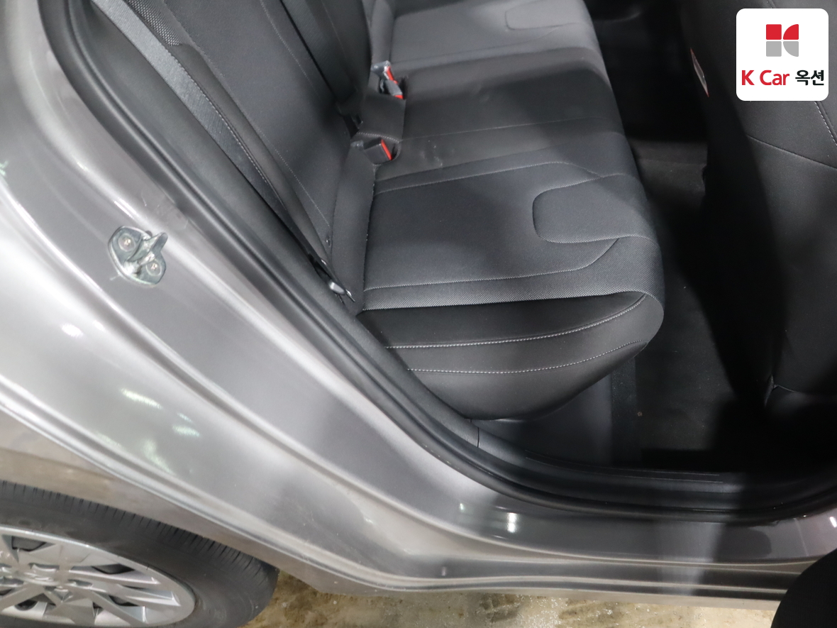 Hyundai Elantra 2021 - Image 28