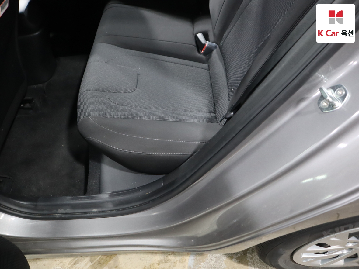 Hyundai Elantra 2021 - Image 24