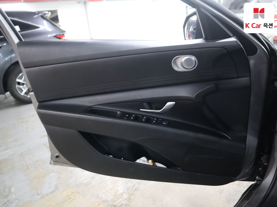 Hyundai Elantra 2021 - Image 8