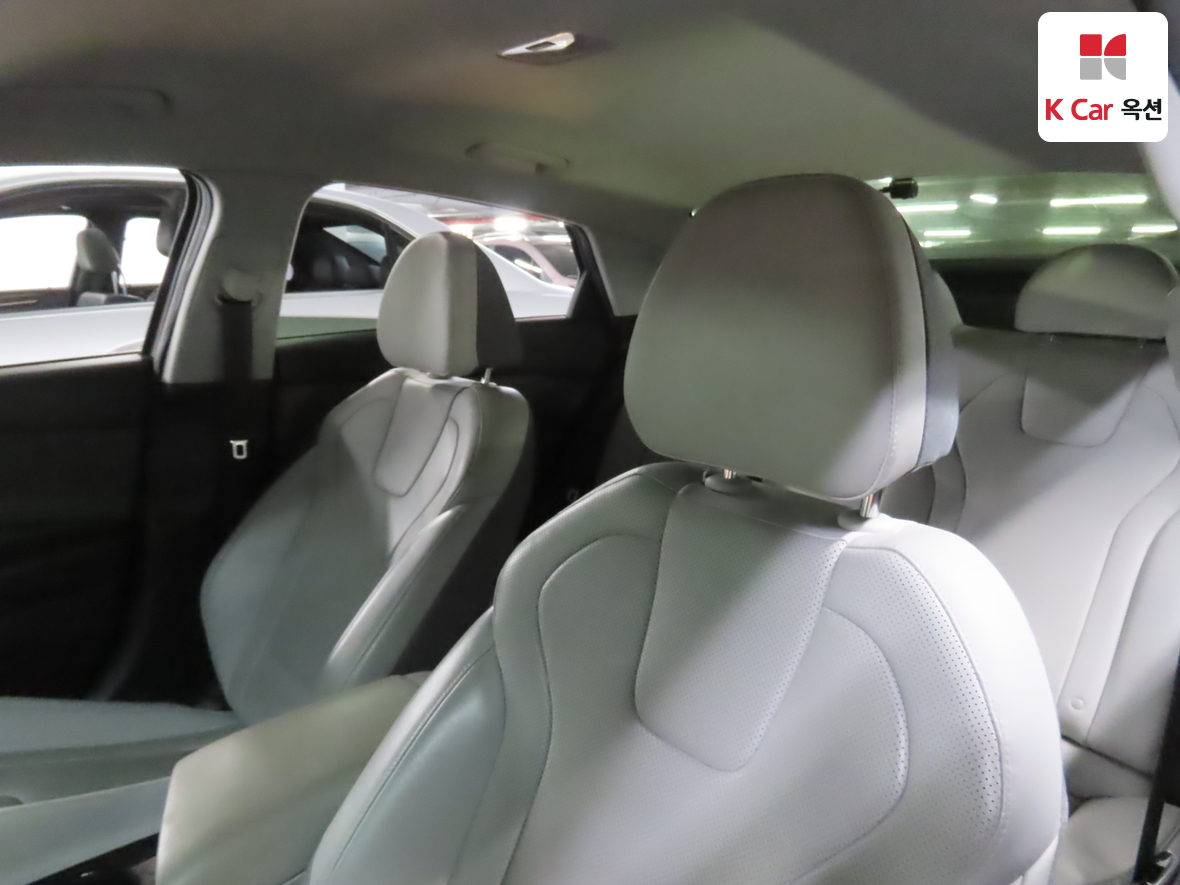 Hyundai Elantra 2023 - Image 19