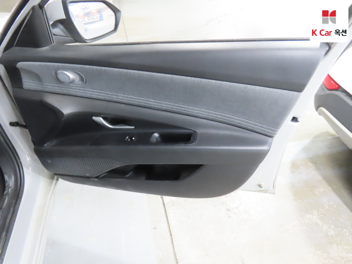 Hyundai Elantra 2023 - Image 27