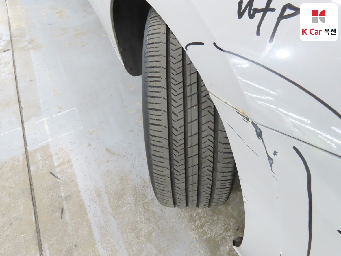 Hyundai Elantra 2023 - Image 30