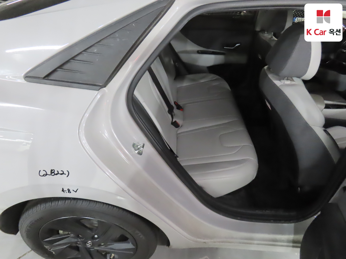 Hyundai Elantra 2023 - Image 26