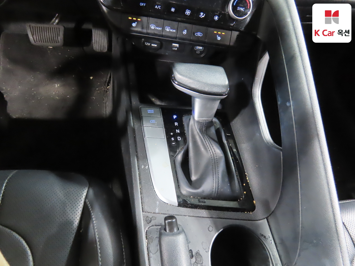 Hyundai Elantra 2023 - Image 16