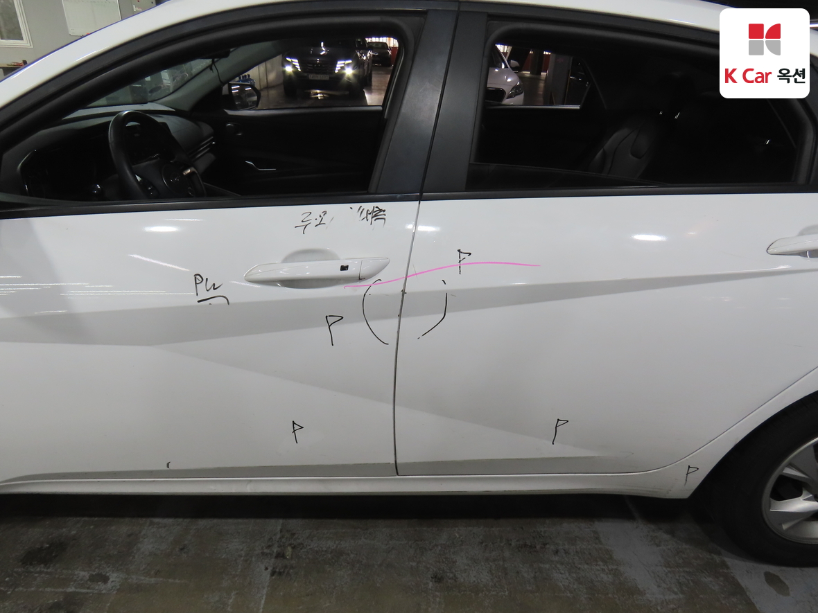 Hyundai Elantra 2023 - Image 37