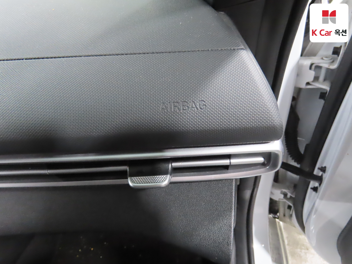 Hyundai Elantra 2023 - Image 29