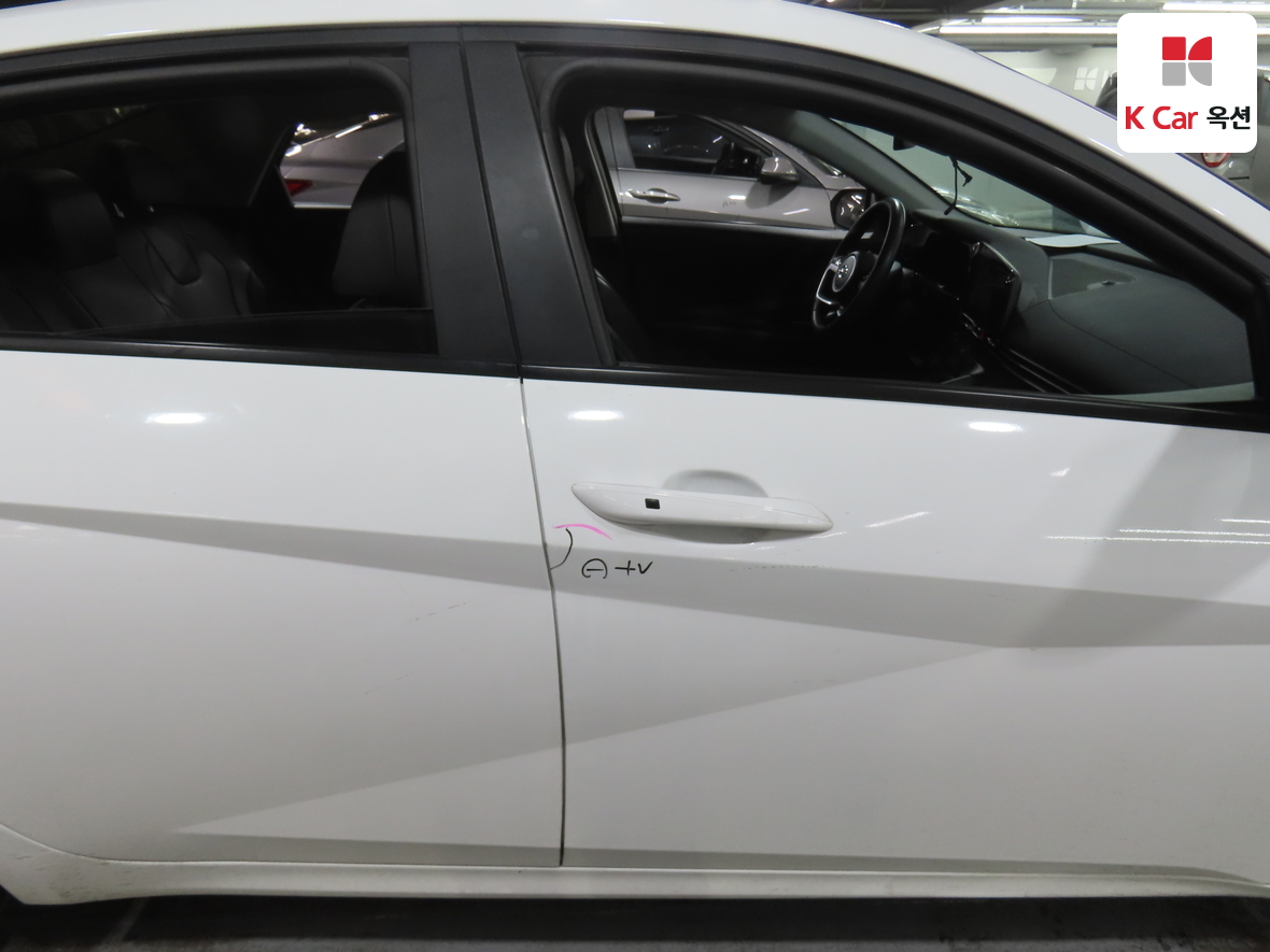 Hyundai Elantra 2023 - Image 41