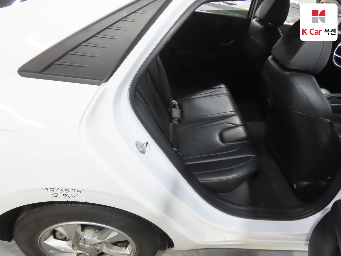 Hyundai Elantra 2023 - Image 26