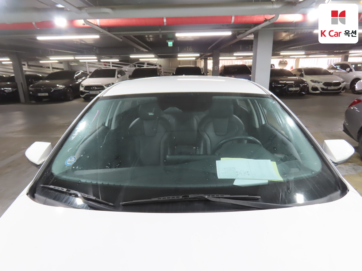 Hyundai Elantra 2023 - Image 32