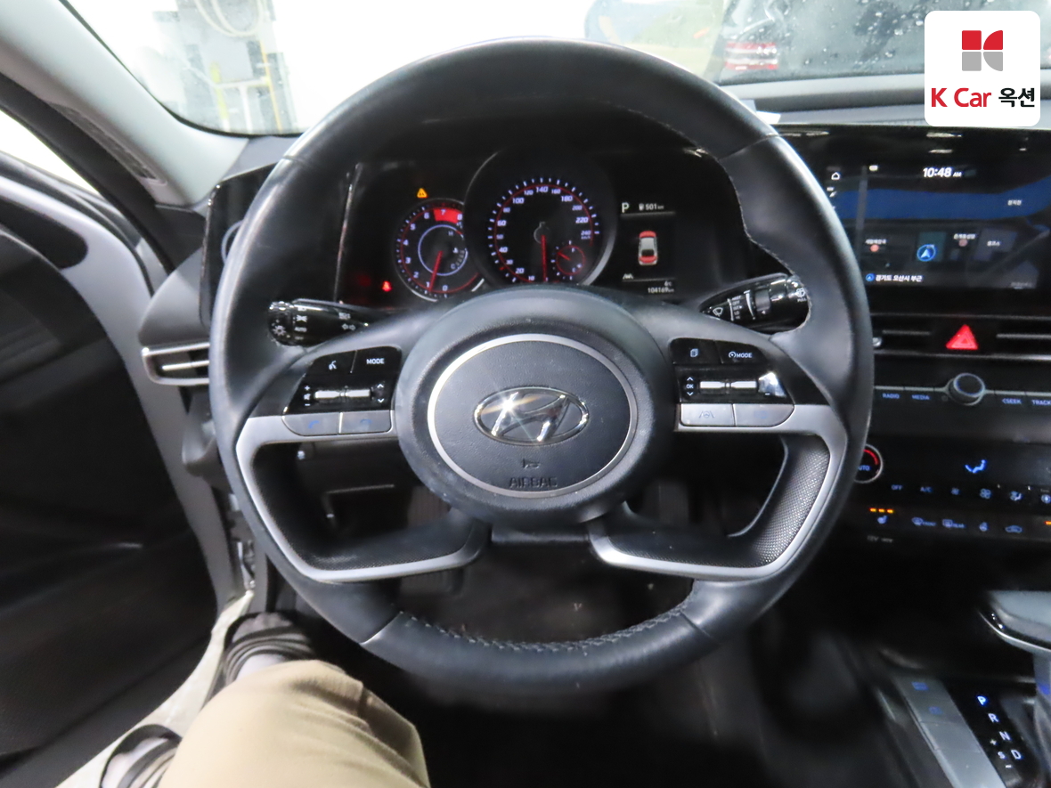 Hyundai Elantra 2023 - Image 10