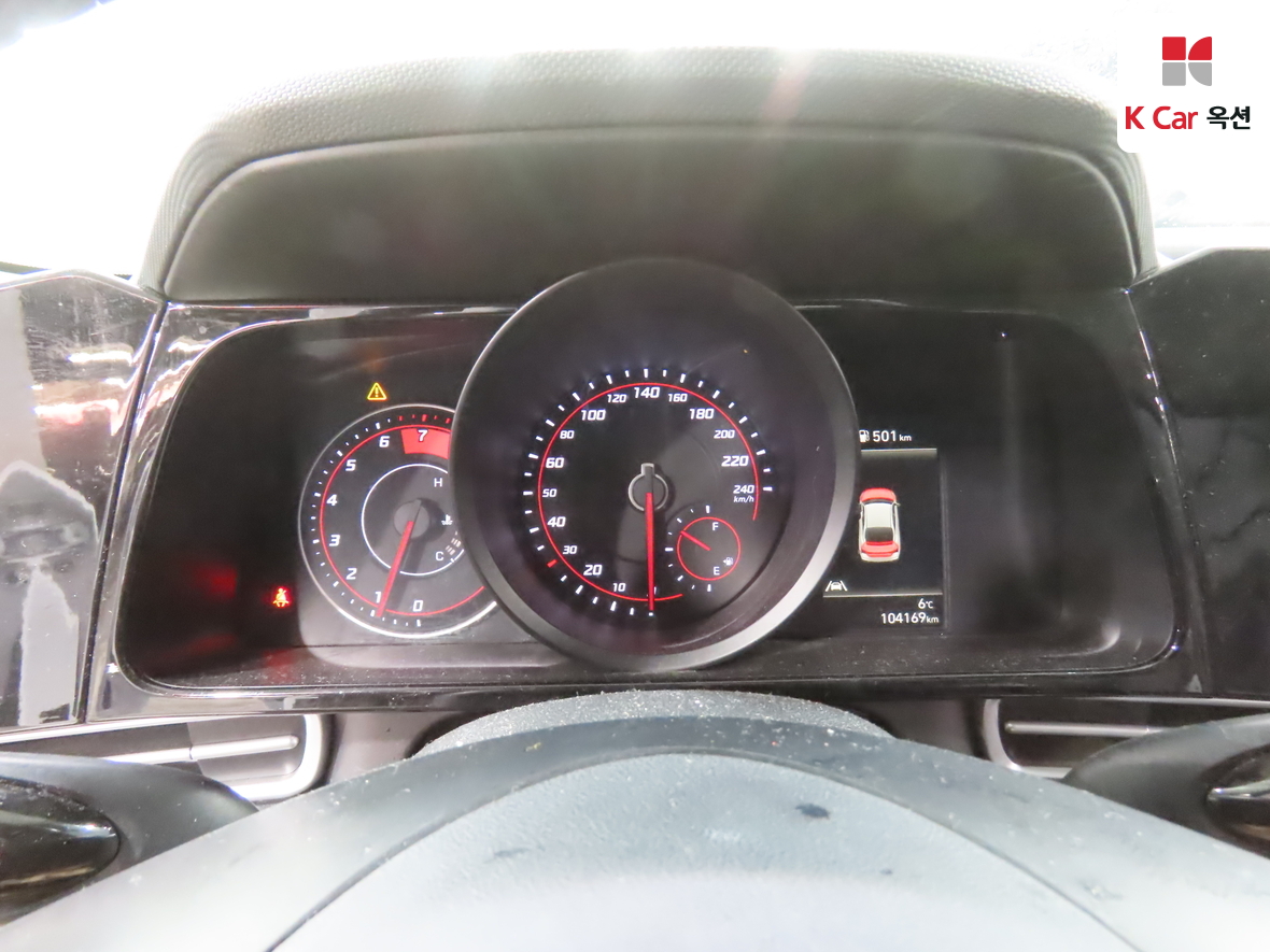 Hyundai Elantra 2023 - Image 5