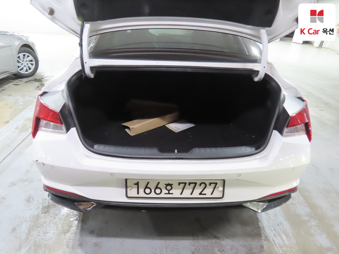 Hyundai Elantra 2023 - Image 24