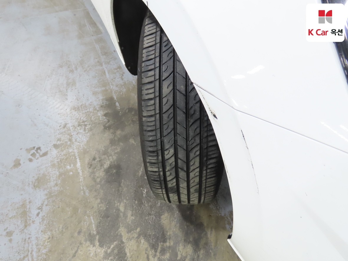 Hyundai Elantra 2023 - Image 30