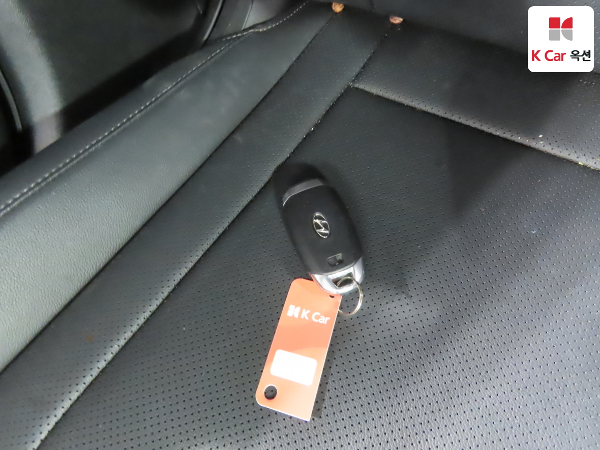 Hyundai Elantra 2023 - Image 17