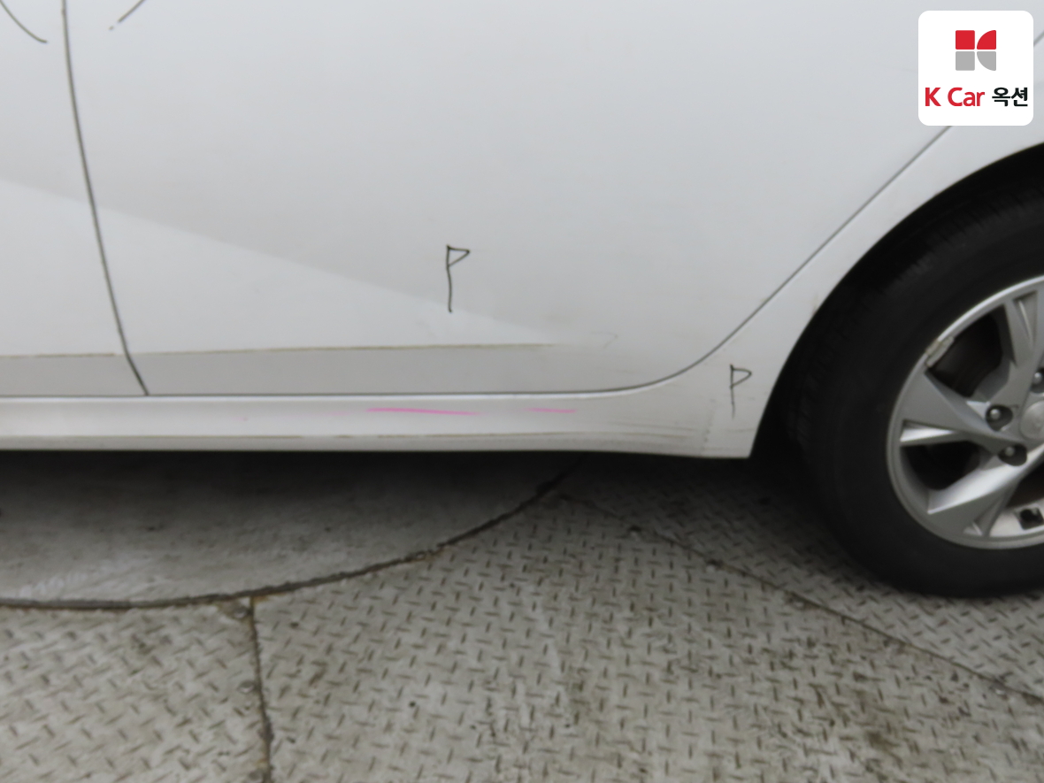 Hyundai Elantra 2023 - Image 42