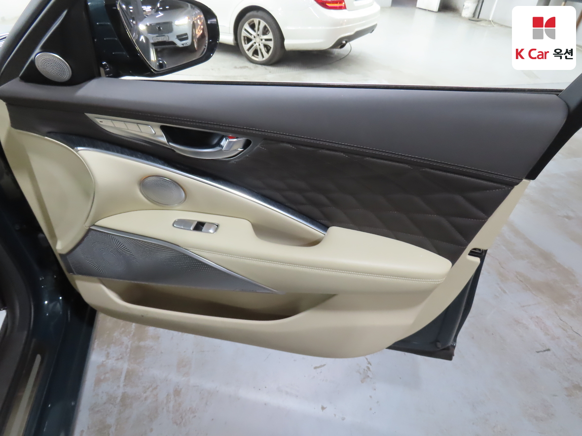 Kia K9 2023 - Image 30