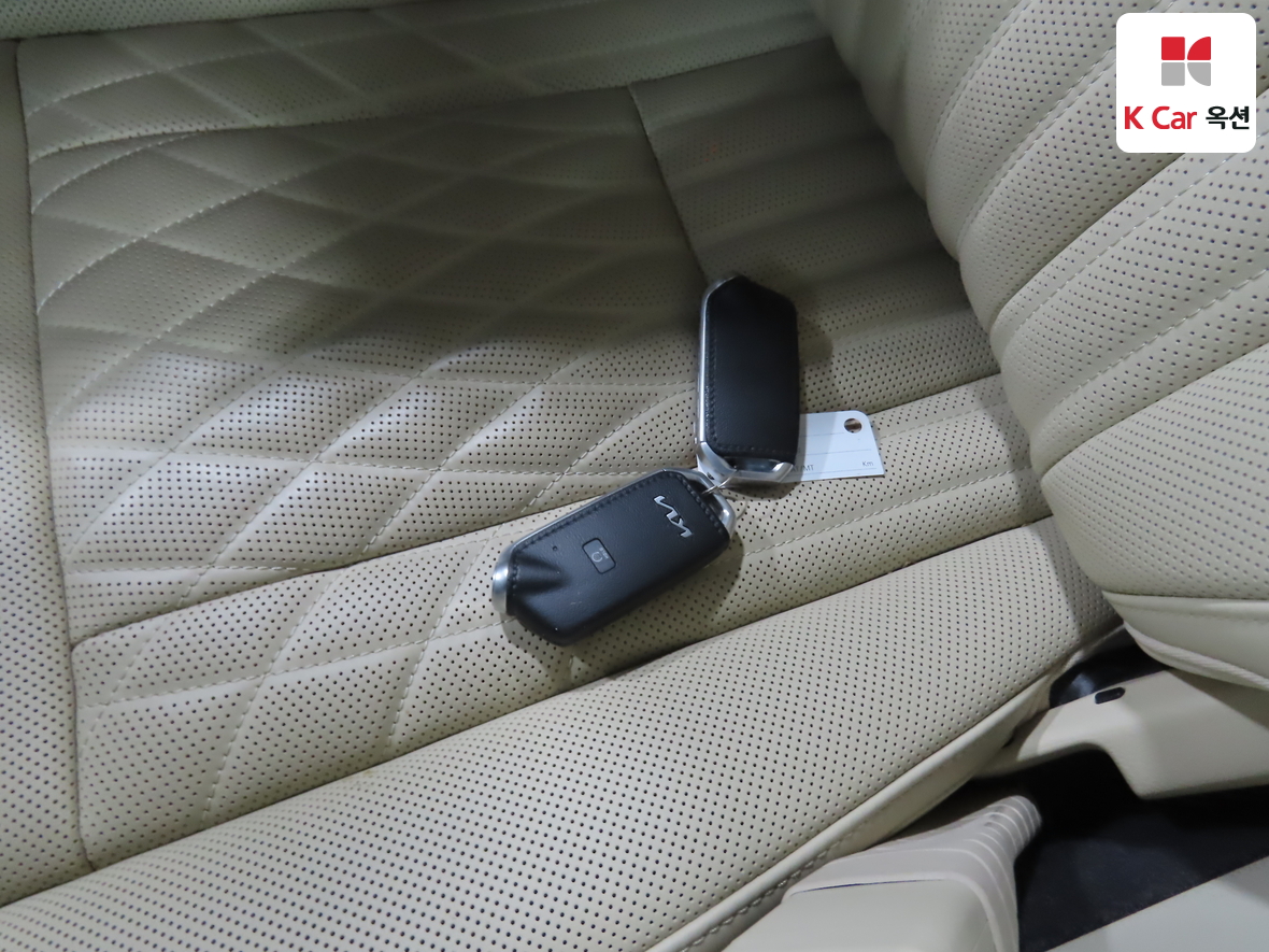 Kia K9 2023 - Image 17