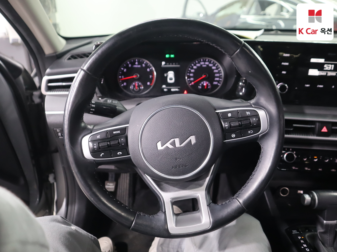 Kia K5 2022 - Image 10