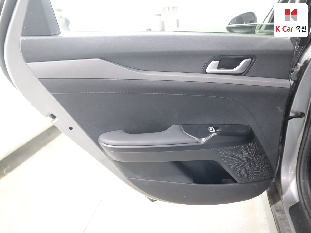 Kia K5 2022 - Image 22