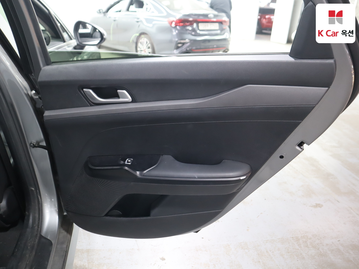 Kia K5 2022 - Image 26